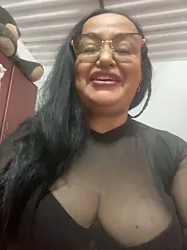 GiaNahomi online show from January 2025 11:30:01 PM