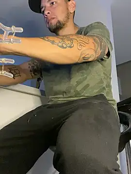 Snapshot of MrSoulMommy chatting on December 2024 10:25:02 PM MrSoulMommy online show from December 2024 10:25:02 PM