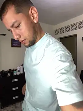 Snapshot of MrSoulMommy chatting on December 2024 05:48:01 AM MrSoulMommy online show from December 2024 05:48:01 AM