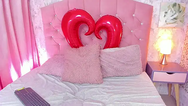 Snapshot of blaiine_colfer chatting on February 2025 03:24:02 AM blaiine colfer online show from February 2025 03:24:02 AM