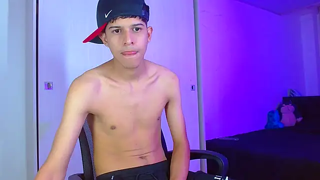 LiamGadiell online show from January 2025 12:13:02 AM