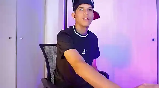 LiamGadiell online show from December 2024 01:49:01 AM