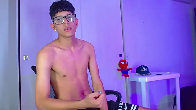 LiamGadiell online show from March 2025 04:15:02 AM