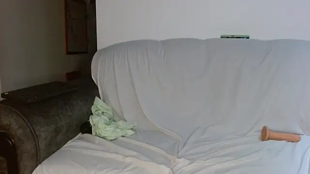 Vanessa Aniston online show from November 2025 06:51:01 AM