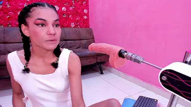 AnnemiekNicole online show from October 2025 07:47:02 PM