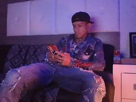 Snapshot of oiram27 chatting on November 2025 03:24:01 PM oiram27 online show from November 2025 03:24:01 PM