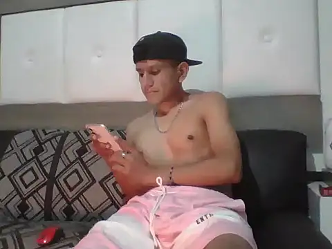 Snapshot of oiram27 chatting on November 2025 09:21:02 AM oiram27 online show from November 2025 09:21:02 AM