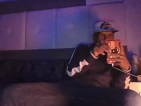 Snapshot of oiram27 chatting on December 2025 05:19:01 AM oiram27 online show from December 2025 05:19:01 AM