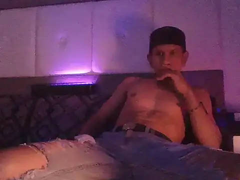 Snapshot of oiram27 chatting on December 2025 08:52:01 PM oiram27 online show from December 2025 08:52:01 PM