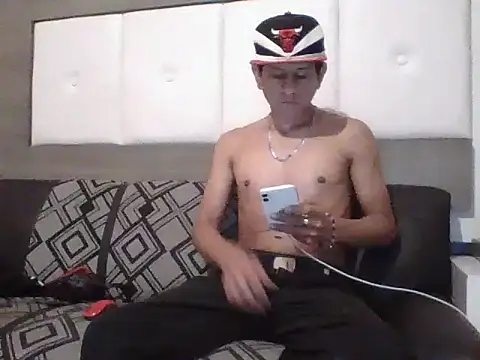 Snapshot of oiram27 chatting on November 2025 09:18:01 PM oiram27 online show from November 2025 09:18:01 PM