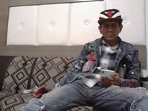 Snapshot of oiram27 chatting on November 2025 04:11:01 PM oiram27 online show from November 2025 04:11:01 PM