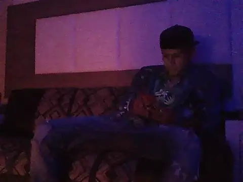 Snapshot of oiram27 chatting on November 2025 01:39:02 AM oiram27 online show from November 2025 01:39:02 AM