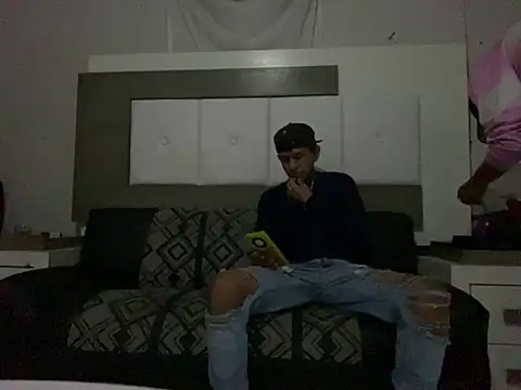 oiram27 online show from May 2026 06:24:01 AM