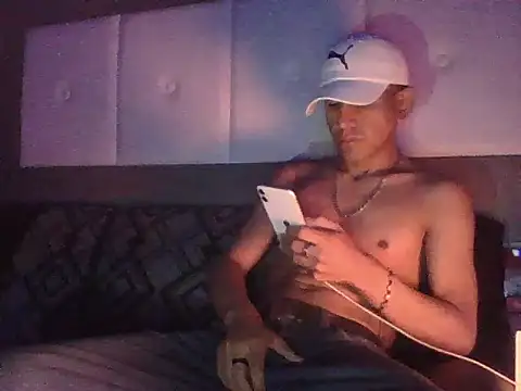 Snapshot of oiram27 chatting on November 2025 12:21:01 AM oiram27 online show from November 2025 12:21:01 AM