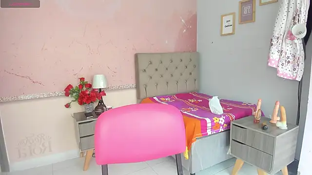 lauren rios7 online show from December 2025 01:57:01 PM