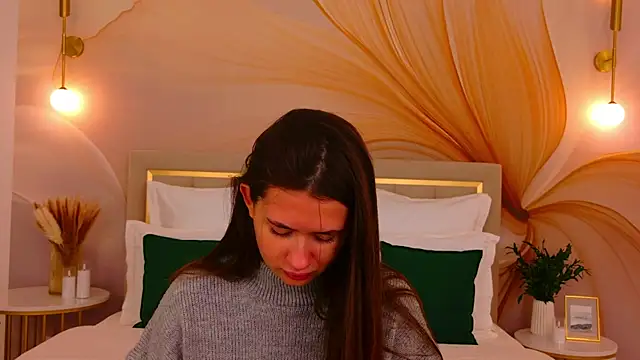 milaleoneli online show from April 2026 02:44:02 PM