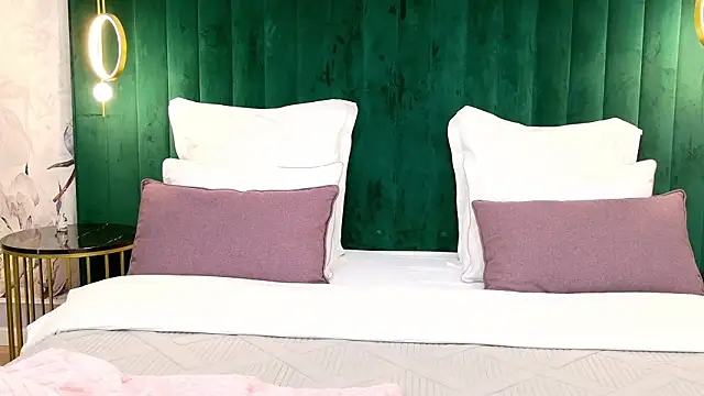 milaleoneli online show from March 2026 02:58:01 PM