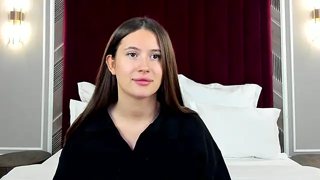 milaleoneli online show from November 2025 02:54:02 PM