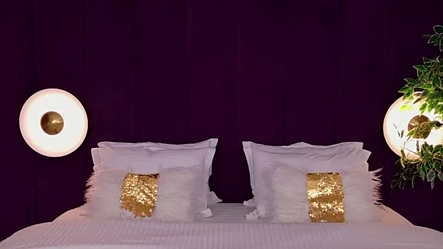 Snapshot of milaleoneli chatting on October 2025 02:50:02 PM milaleoneli online show from October 2025 02:50:02 PM