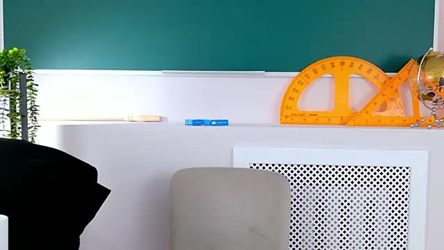 milaleoneli online show from October 2025 03:11:01 PM