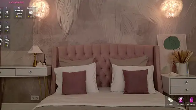 milaleoneli online show from April 2026 02:42:02 PM