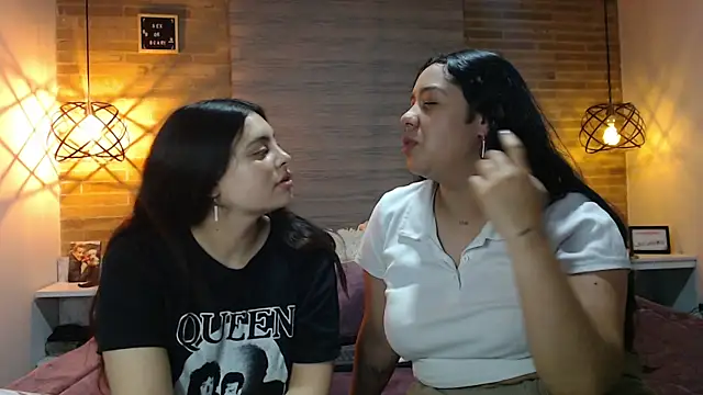 Snapshot of Scarlett_Jazmin chatting on December 2025 10:29:02 AM Scarlett Jazmin online show from December 2025 10:29:02 AM