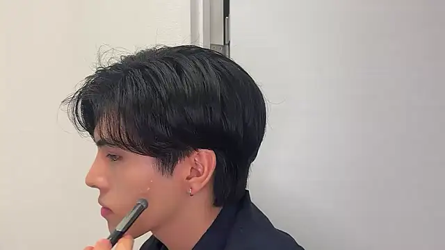 Lio kun online show from October 2025 04:58:02 AM