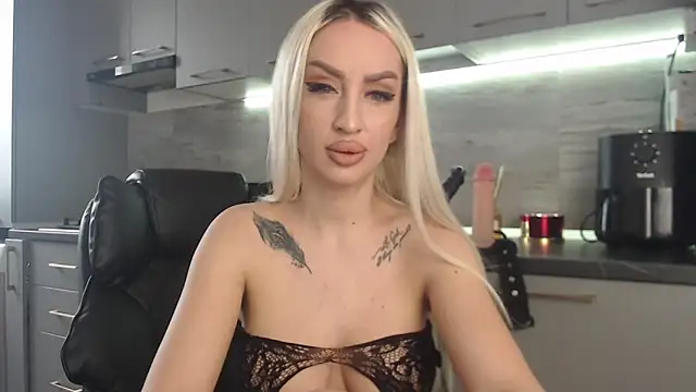 queenzoora online show from February 2026 10:37:02 AM