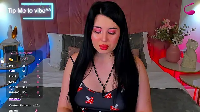 Mayzzie online show from October 2025 07:17:01 PM