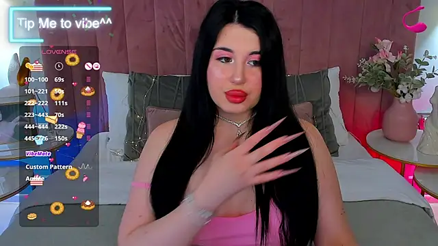 Mayzzie online show from October 2025 07:26:02 PM
