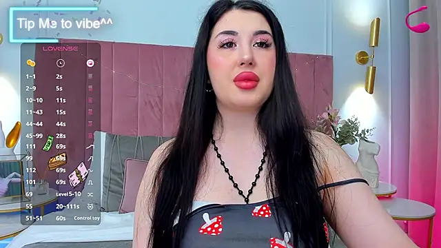 Mayzzie online show from September 2025 07:24:02 PM