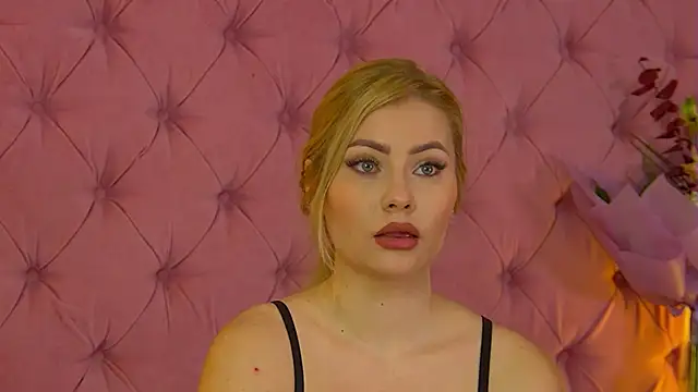 MisshaNight online show from October 2025 04:04:02 AM