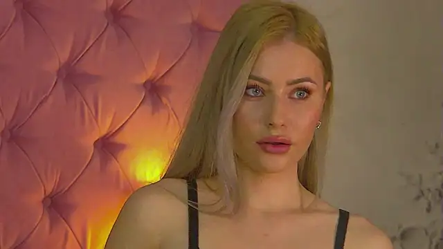 MisshaNight online show from April 2026 04:14:01 AM