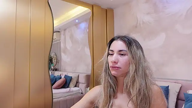 Snapshot of JullyBlair chatting on October 2025 04:44:01 AM JullyBlair online show from October 2025 04:44:01 AM