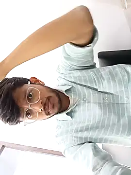skinnyyyyyyyyy online show from February 2025 07:50:01 AM