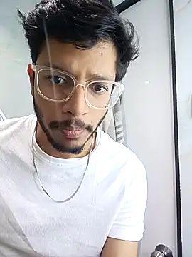 skinnyyyyyyyyy online show from November 2025 04:46:02 AM