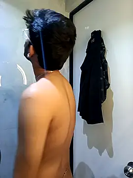 skinnyyyyyyyyy online show from October 2025 03:40:02 AM