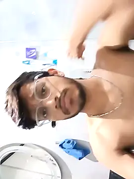 skinnyyyyyyyyy online show from February 2025 03:10:02 AM
