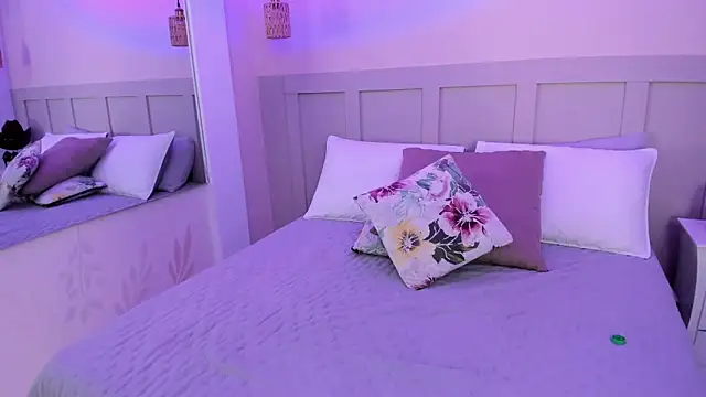 MartinaGuzmann online show from April 2026 02:57:01 AM