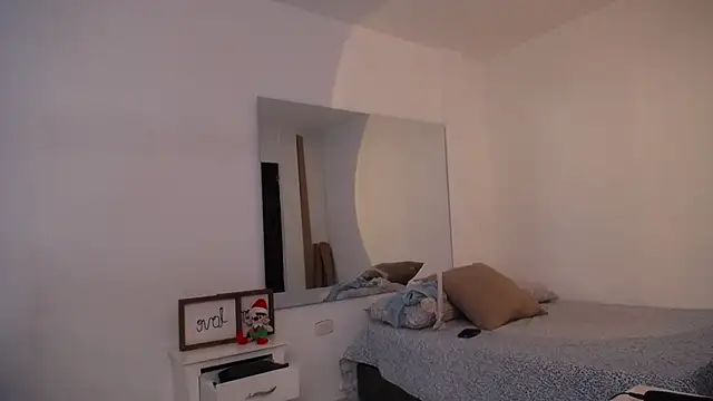 MartinaGuzmann online show from November 2025 03:10:01 AM