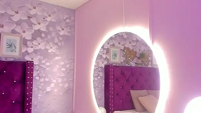 mia greeco online show from December 2024 06:06:02 PM