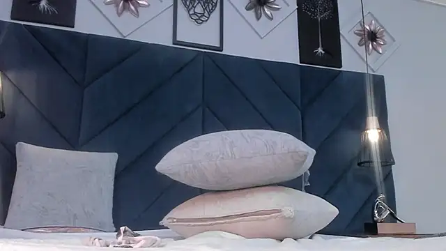 mia greeco online show from January 2025 04:19:01 PM