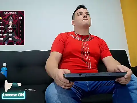 leoreem97 online show from November 2025 12:04:02 AM