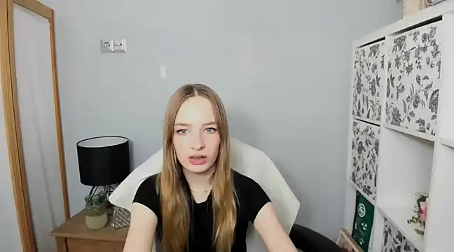 Snapshot of LilaGold chatting on January 2025 11:01:02 PM LilaGold online show from January 2025 11:01:02 PM