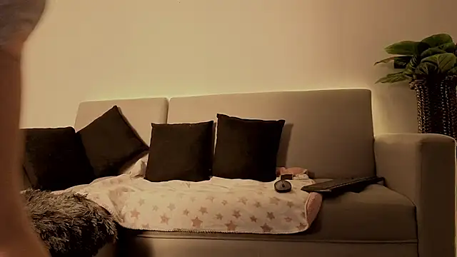 Selenecollins online show from December 2025 12:55:01 PM