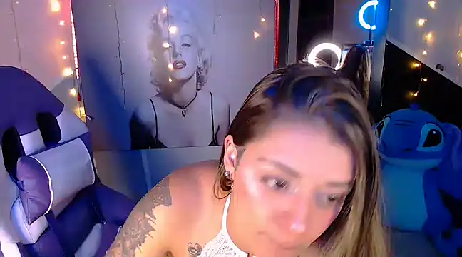 Snapshot of Samanta_james19 chatting on February 2025 05:19:02 PM Samanta james19 online show from February 2025 05:19:02 PM