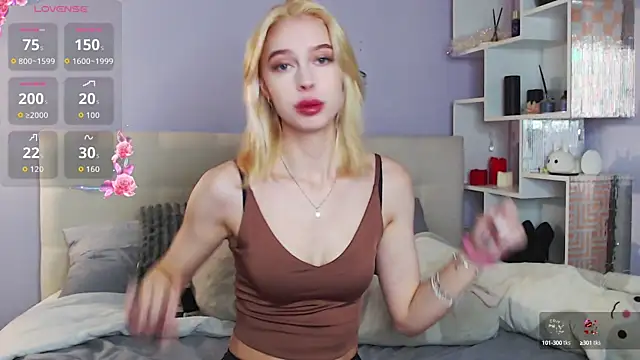 Snapshot of White_Lioness chatting on October 2025 03:45:02 PM White Lioness online show from October 2025 03:45:02 PM