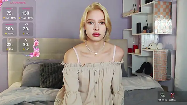 Snapshot of White_Lioness chatting on November 2025 04:08:01 PM White Lioness online show from November 2025 04:08:01 PM