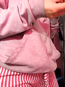 Hanna Kinsley online show from November 2025 03:27:01 PM