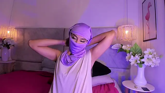 naomiii   online show from November 2025 11:43:01 AM